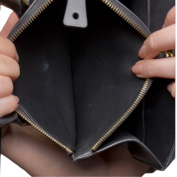 Louis Vuitton Black and Gold Shoulder Bag - Picture 11 of 12